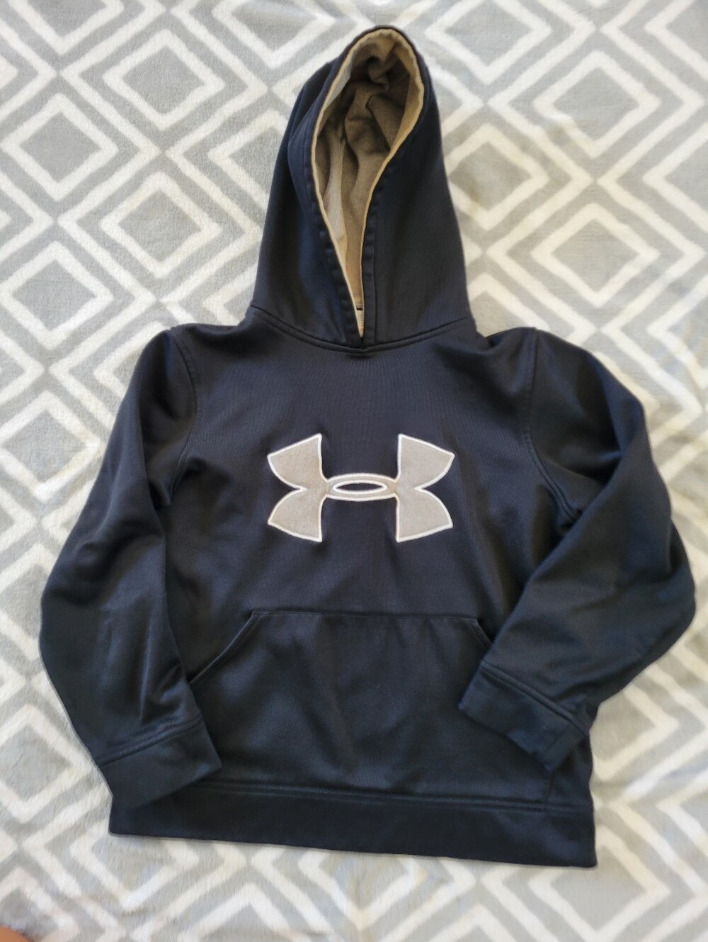 Size youth small - some measurements are provided in the pictures Under Armour